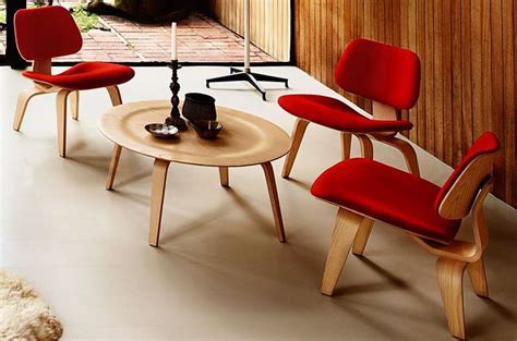 eames plywood table.